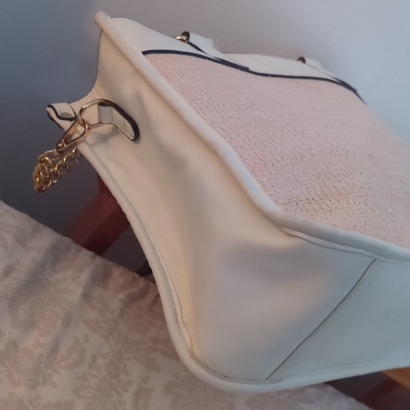 Handbag - Picture 12 of 15